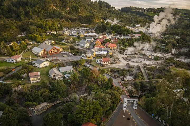 Whakarewarewa Village Guided Tour — photo 2